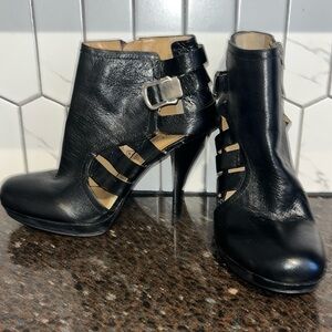 4/$20 Nine West black heal ankle boots, size 6M